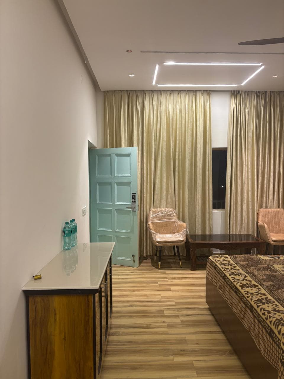 A beautifully made bed in a hotel room.